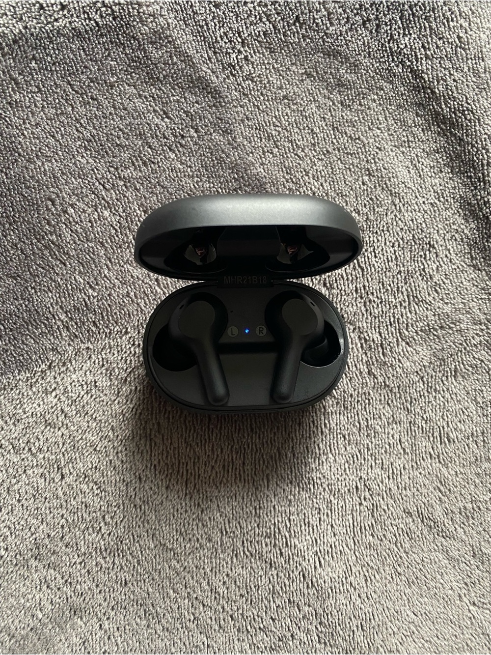 New Black Aukey EP-T25 True Wireless Earbuds with Charging Case